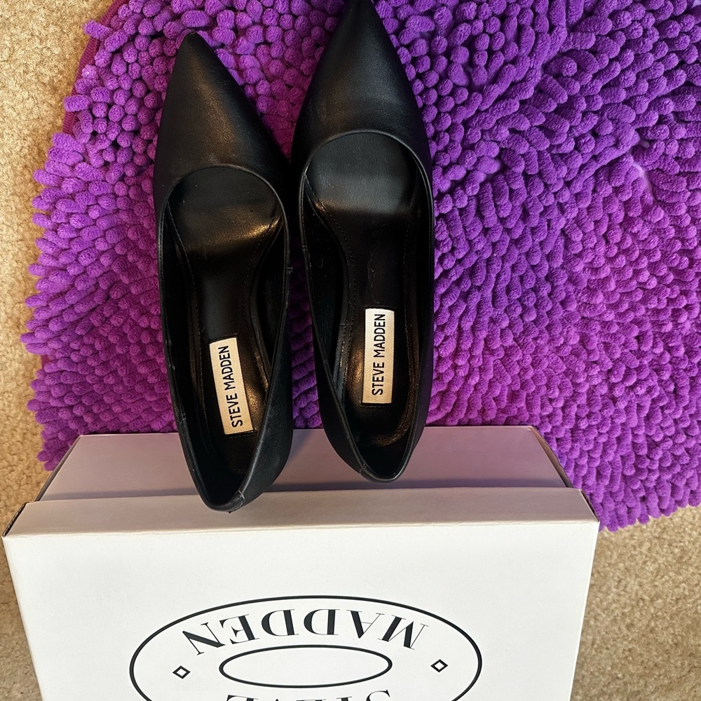 Steve Madden Black Heels Elegant Design